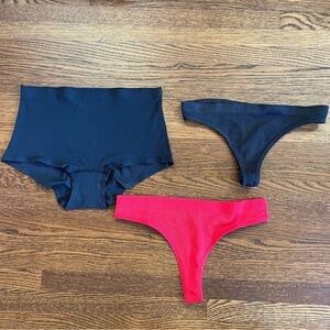 Set of 3 Black & Red Out from Under Seamless Underwear Thongs & Cheeky Size S